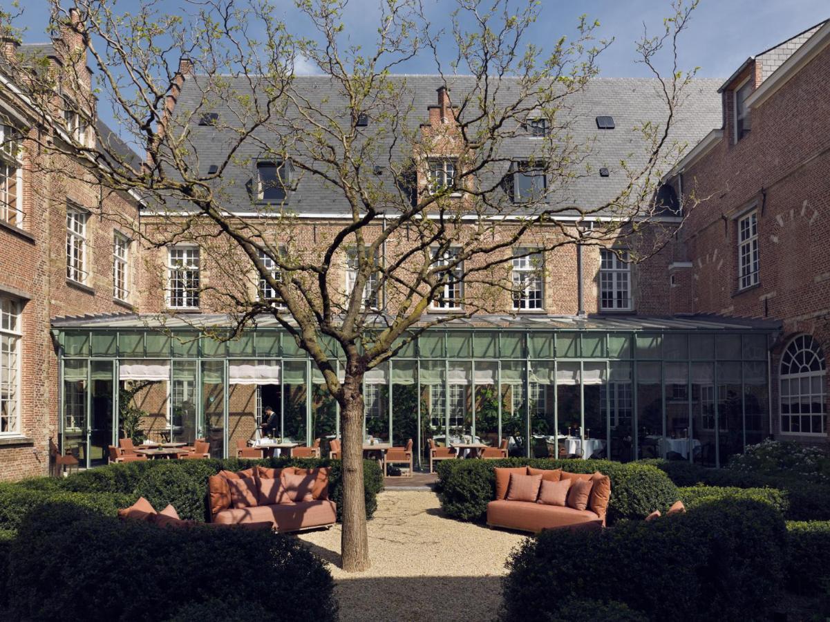 Botanic Sanctuary Antwerp - The Leading Hotels Of The World Exterior foto The hotel's courtyard