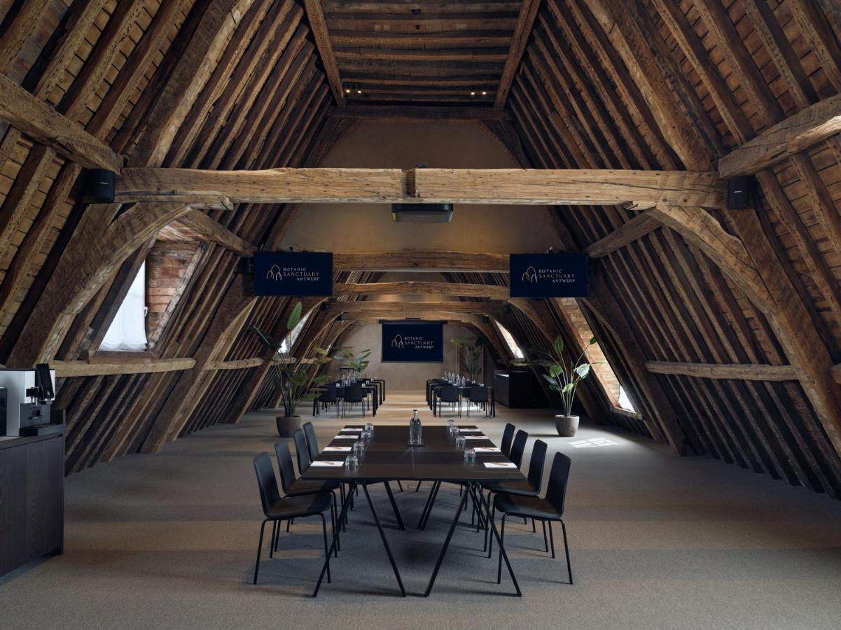 Botanic Sanctuary Antwerp - The Leading Hotels Of The World Exterior foto The interior of the attic