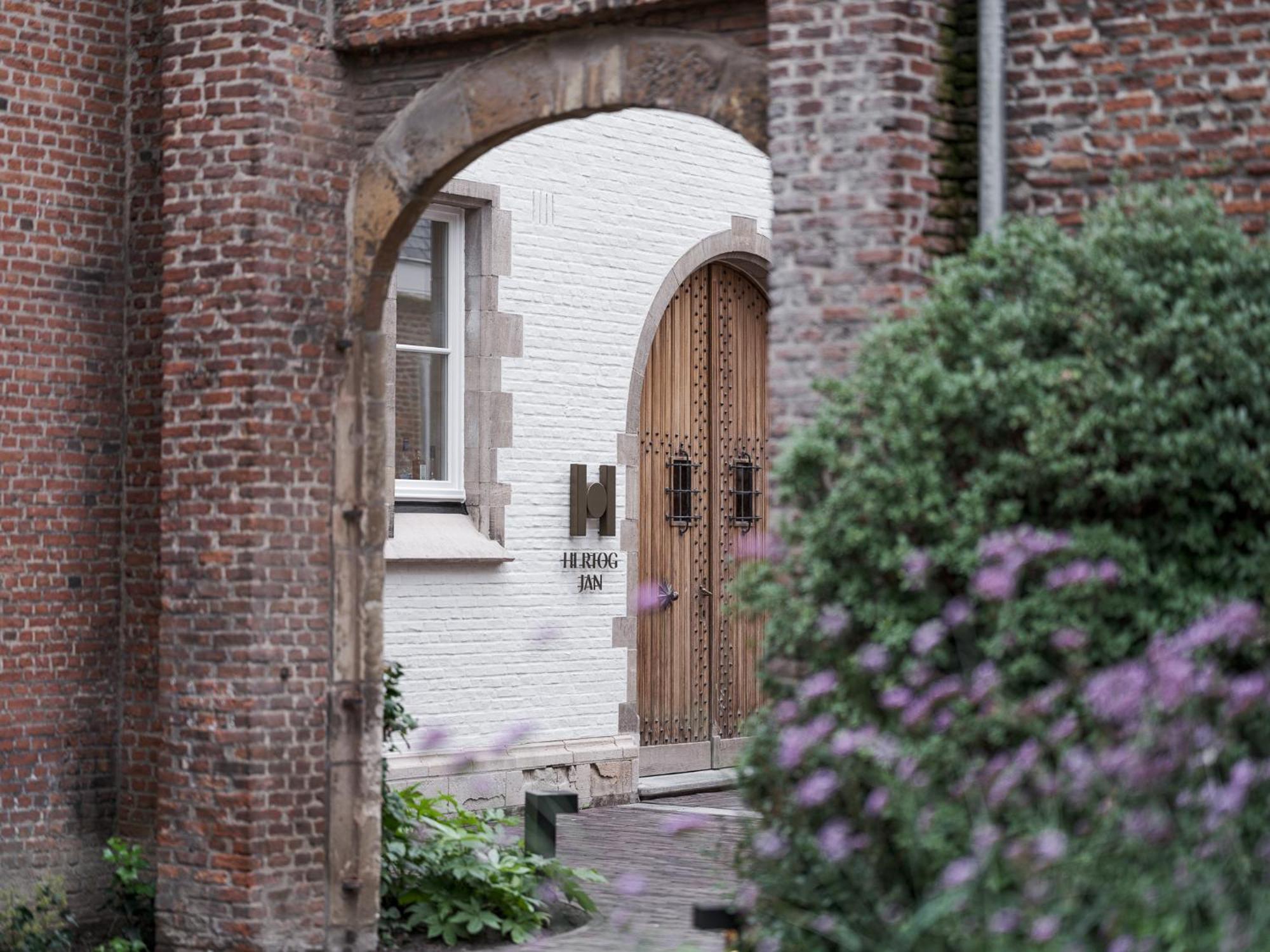 Botanic Sanctuary Antwerp - The Leading Hotels Of The World Exterior foto The gatehouse